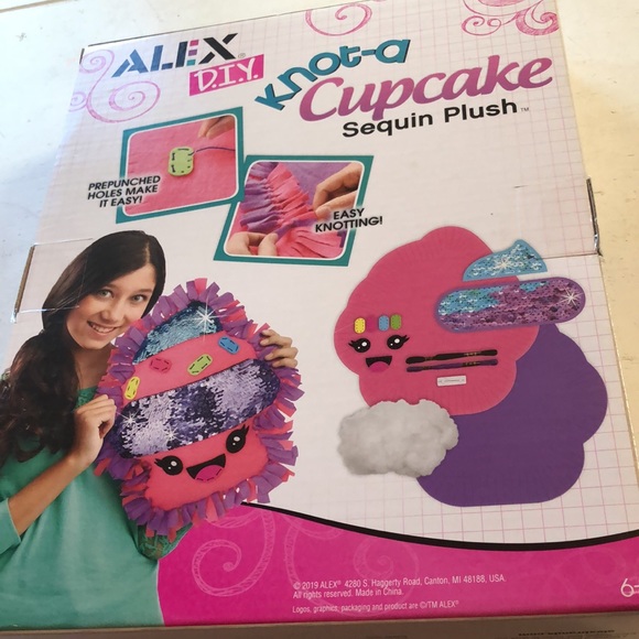 Knot -a cupcake  sequin plush - Picture 7 of 10